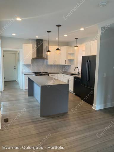 Main picture of 286 E 4th Ave