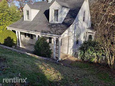 Main picture of 685 Forest Cir