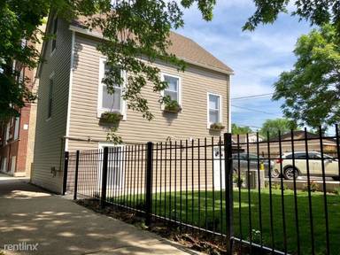 Main picture of 4057 N Sacramento Ave