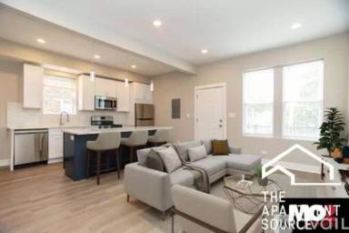 Main picture of 2130 W Iowa St