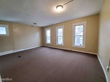 Main picture of 345 4th St