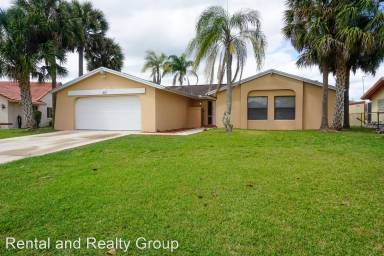 Main picture of 619 Caddy Dr
