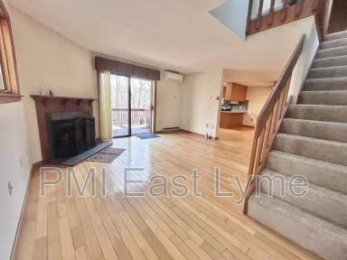 Main picture of 97 W Main St