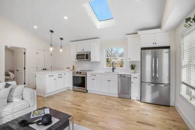Main picture of 49 Daniels Farm Rd