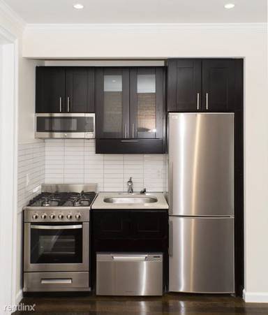 Main picture of 192 E 3rd St