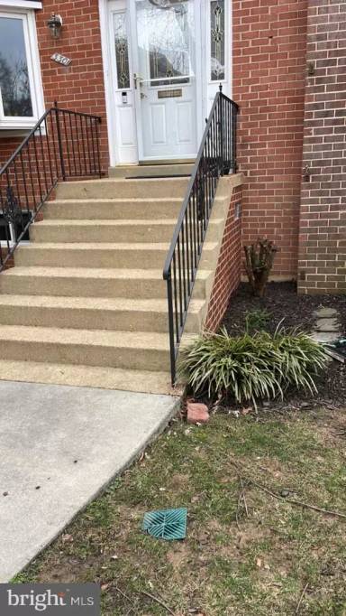 Main picture of 3301 Spring Ln