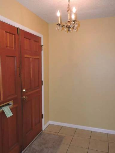 Main picture of 1611 E Gonzalez St