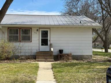 Main picture of 702 6th St NE