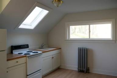Main picture of 828 Blake Ave