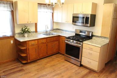 Main picture of 15 Chauncey St