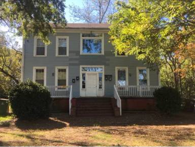 Main picture of 738 W Poplar St