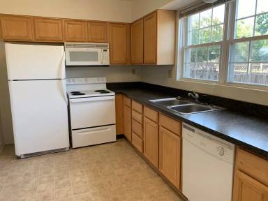 Main picture of 710 Woodstock Ln