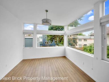 Main picture of 9707 Woodlawn Ave N