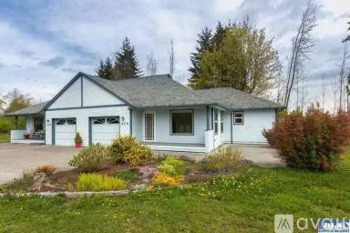 Main picture of 236 Village Ln