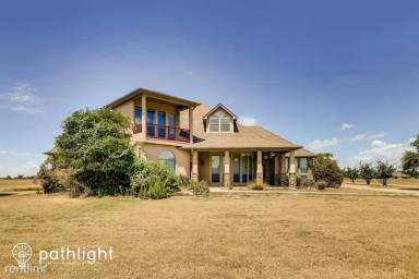 Main picture of 108 Lakeshore Dr