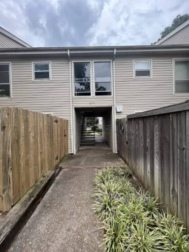 Main picture of 6679 Whispering Oak Pl