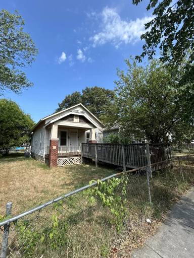 Main picture of 44 Th St