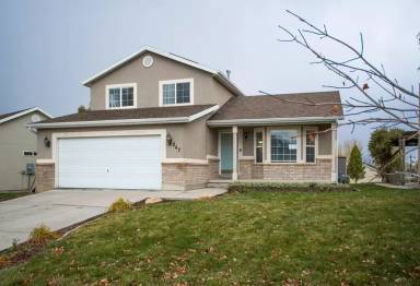Main picture of 247 W Vineyard Way