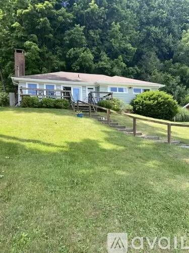 Main picture of 4 Candlewood Knolls Rd