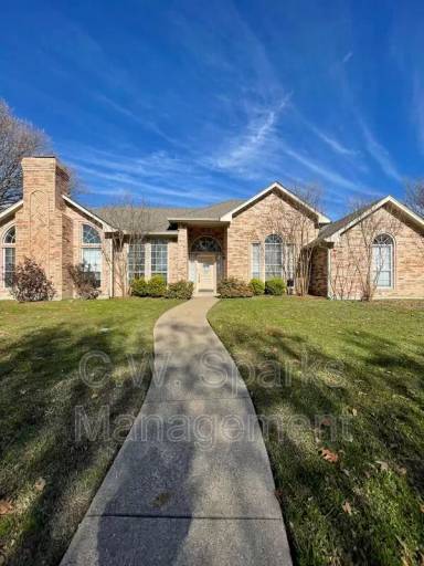 Main picture of 902 Sunpoint Cir