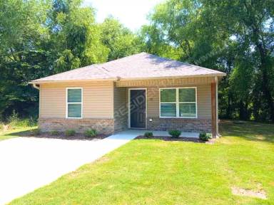 Main picture of 389 Ragland St