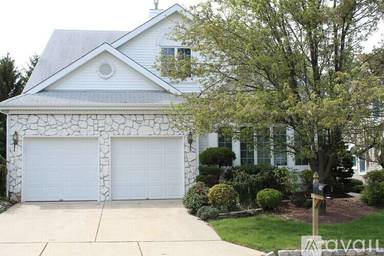 Main picture of 39 Sherwood Dr