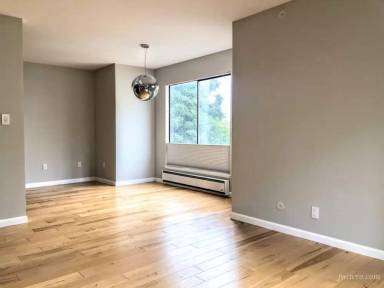 Main picture of 988 Union St