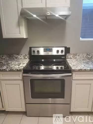 Main picture of 3126 Broadway St