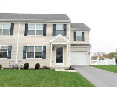 Main picture of 61 Silver Maple Cir