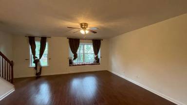 Main picture of 505 Clint Ln