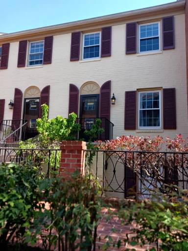 Main picture of 1670 Beekman Pl NW