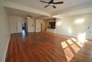 Main picture of 337 Main St