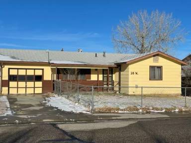 Main picture of 36 W Riverbend Rd