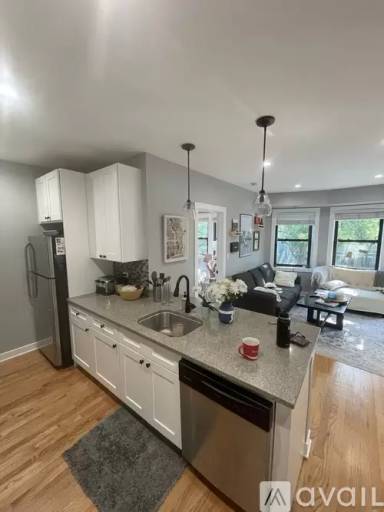 Main picture of 3138 N Seminary Ave