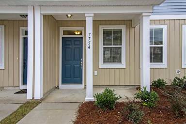 Main picture of 7781 Montview Rd