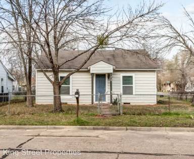 Main picture of 210 Davis St