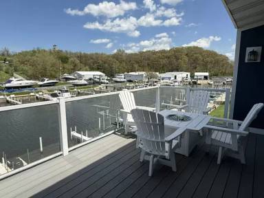 Main picture of 50 Marine Dr