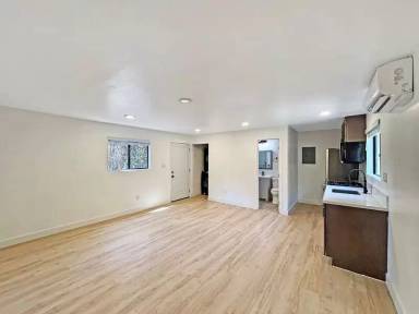 Main picture of 3091 Boundary St