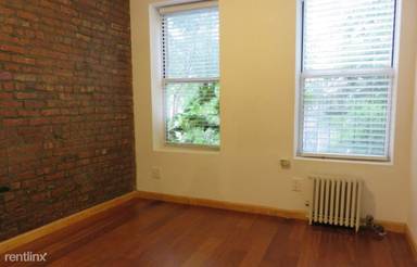 Main picture of 520 E 11th St