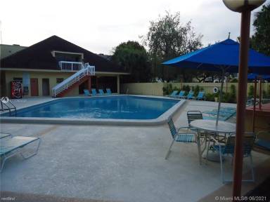 Main picture of 7732 Camino Real