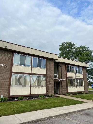 Main picture of 3901 Fort St