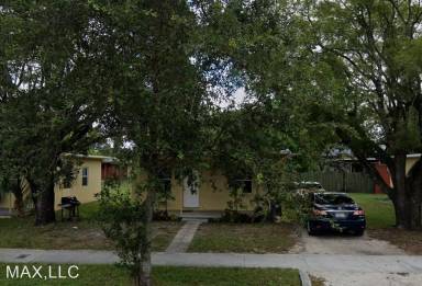 Main picture of 1305 NW 3rd Ct