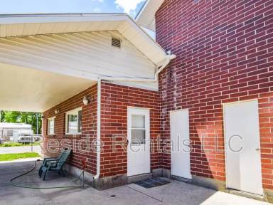 Main picture of 50 N Center St