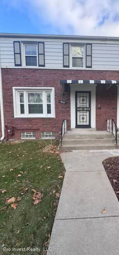 Main picture of 9607 S Jeffery Ave