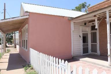Main picture of 316 E Toughnut St