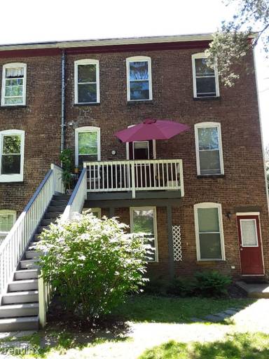 Main picture of 127 Johnston St