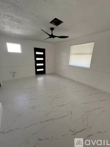 Main picture of 1072 N Alhambra Cir