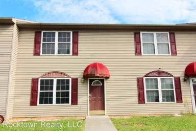 Main picture of 125 Center St