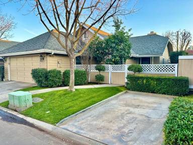 Main picture of 5110 N Fruit Ave