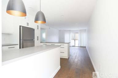 Main picture of 321 Rose Ave